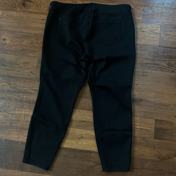 Torrid Black denim high- rise Jegging sz 22 R - Picture 4 of 4